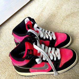 High top nikes! Worn once and size 6.5 US